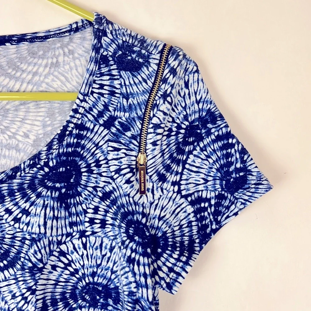 MICHAEL KORS shortsleeve tie dye circles blue and white top zippered sho… - Picture 3 of 9